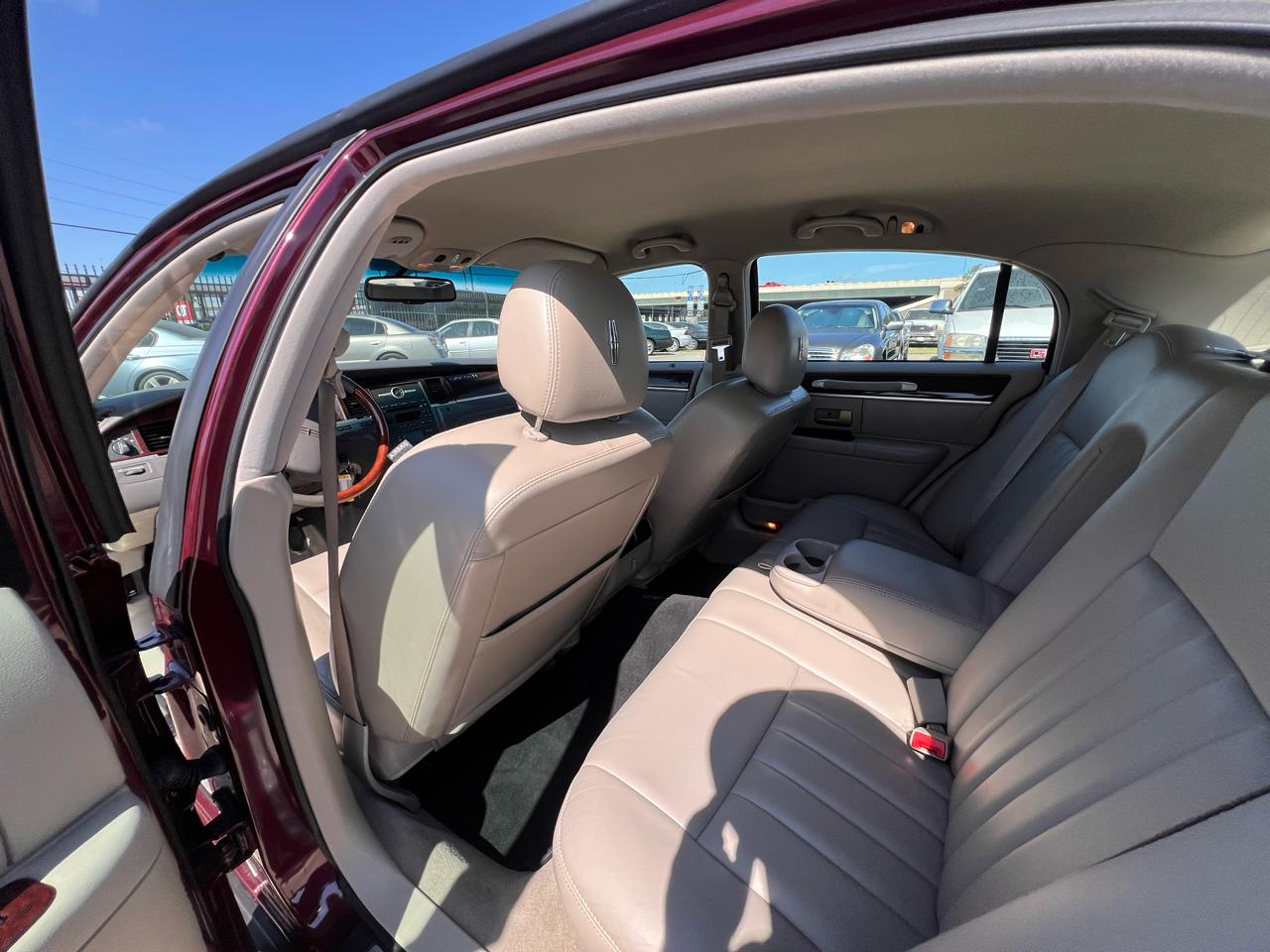 Lincoln Town Car Signature Limited 2006