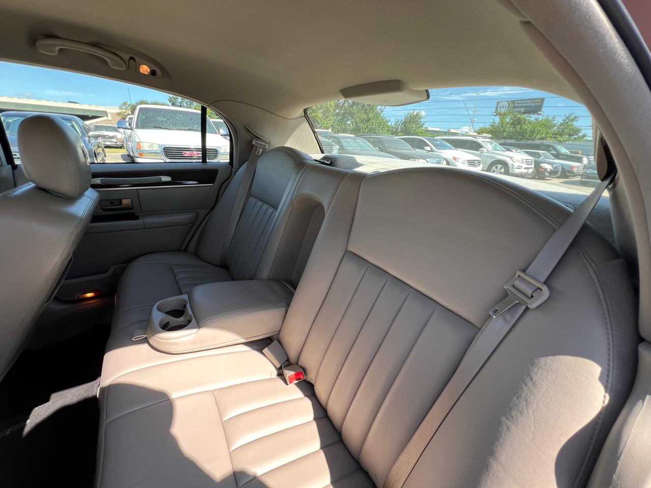 Lincoln Town Car Signature Limited 2006