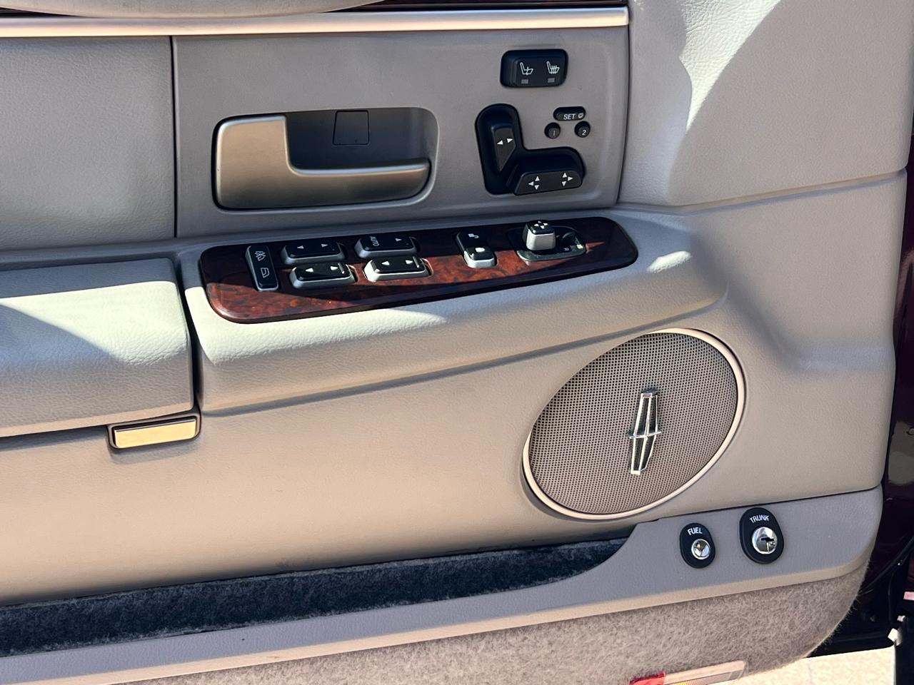 Lincoln Town Car Signature Limited 2006