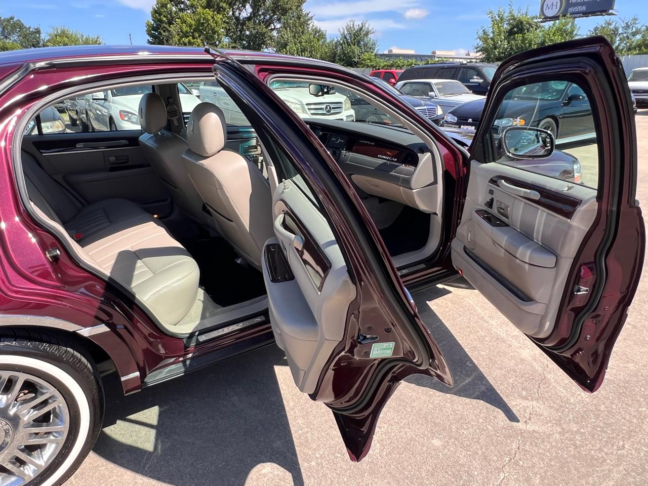 Lincoln Town Car Signature Limited 2006