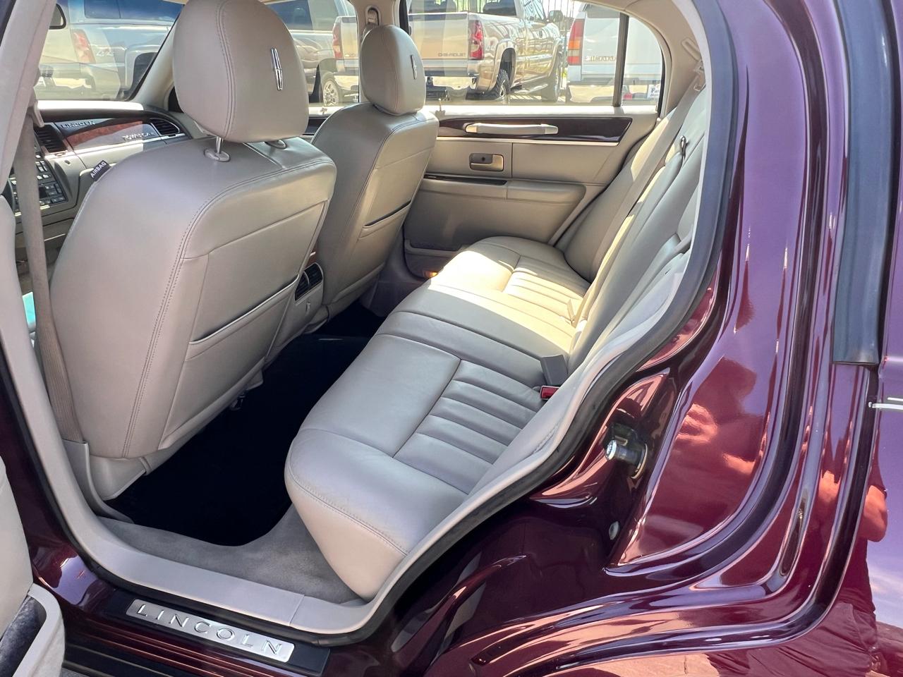 Lincoln Town Car Signature Limited 2006