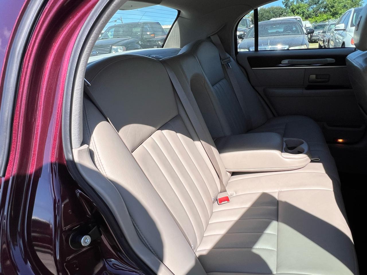 Lincoln Town Car Signature Limited 2006