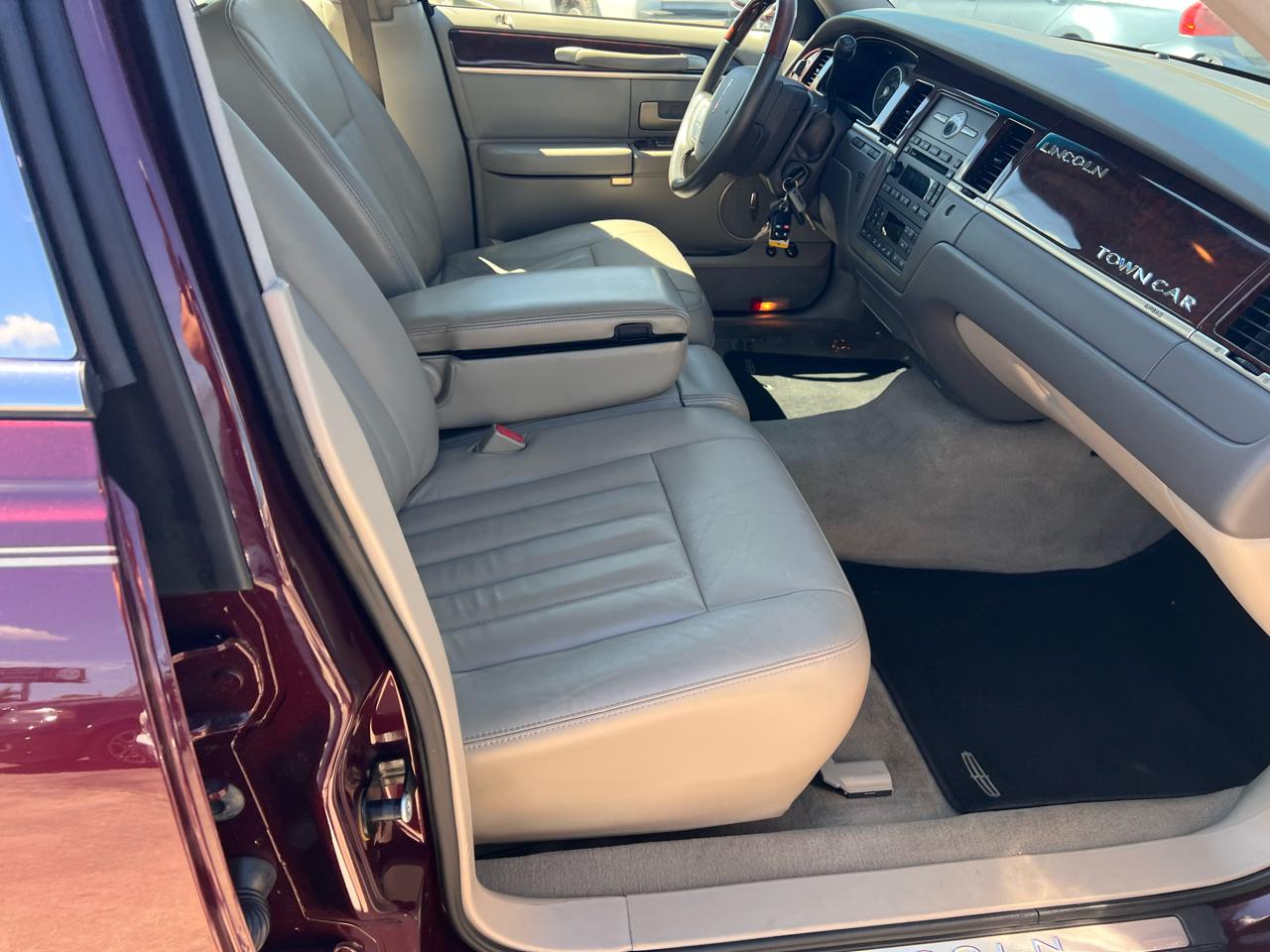 Lincoln Town Car Signature Limited 2006