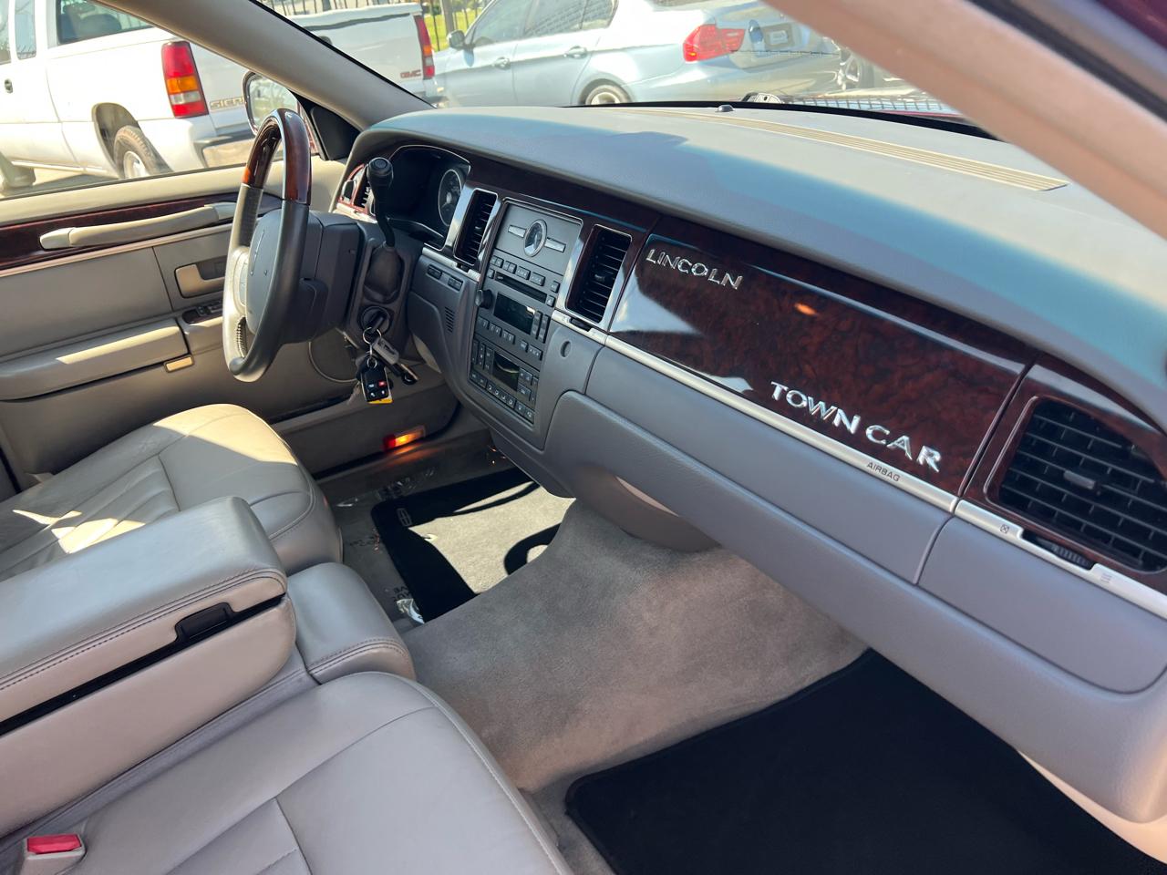 Lincoln Town Car Signature Limited 2006