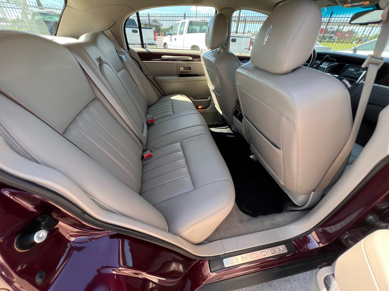 Lincoln Town Car Signature Limited 2006
