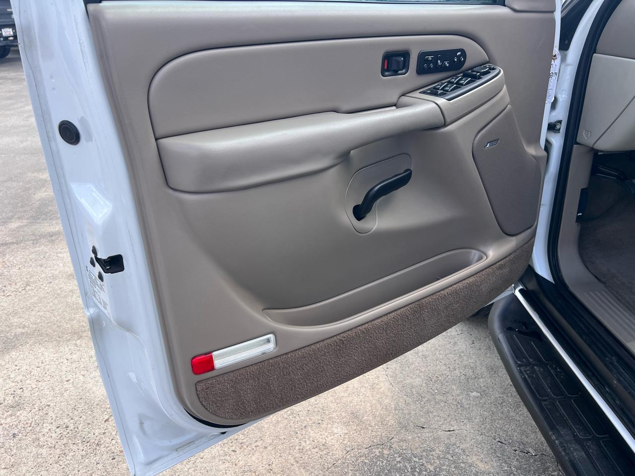 GMC Yukon XL SLT 2WD 2004