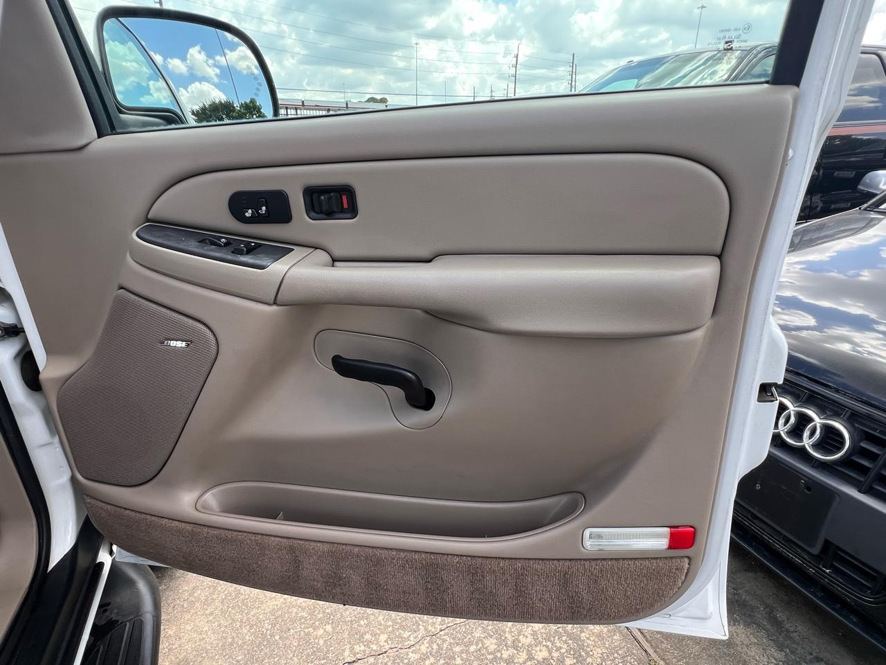 GMC Yukon XL SLT 2WD 2004