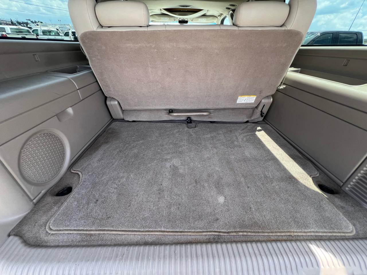 GMC Yukon XL SLT 2WD 2004