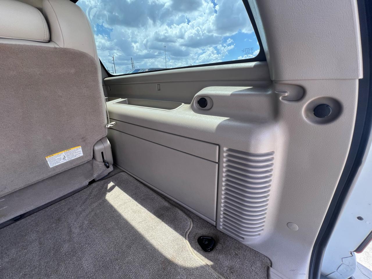 GMC Yukon XL SLT 2WD 2004