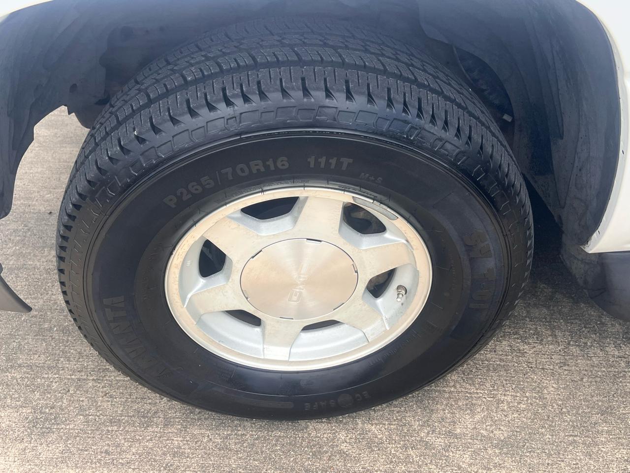 GMC Yukon XL SLT 2WD 2004