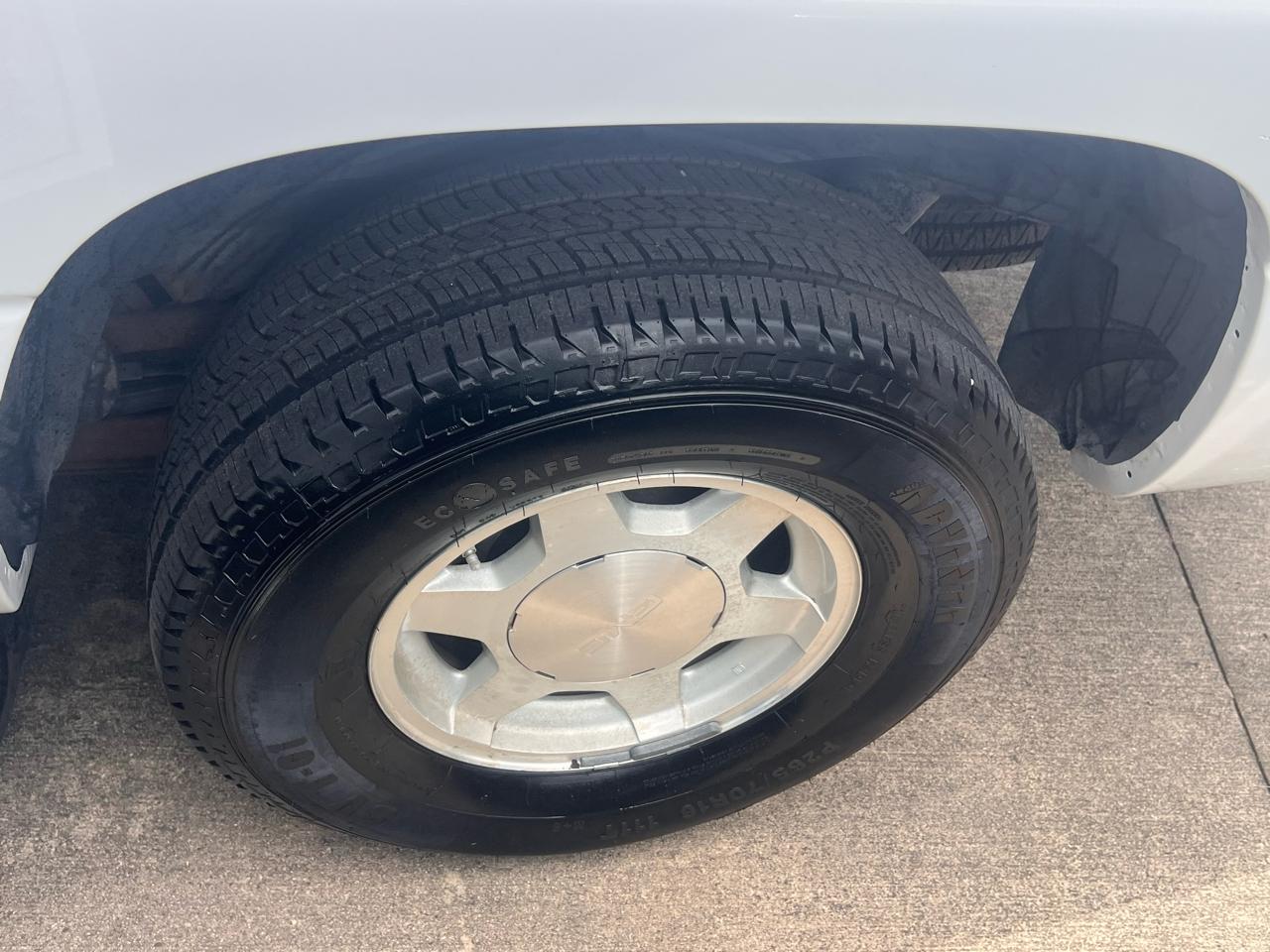 GMC Yukon XL SLT 2WD 2004