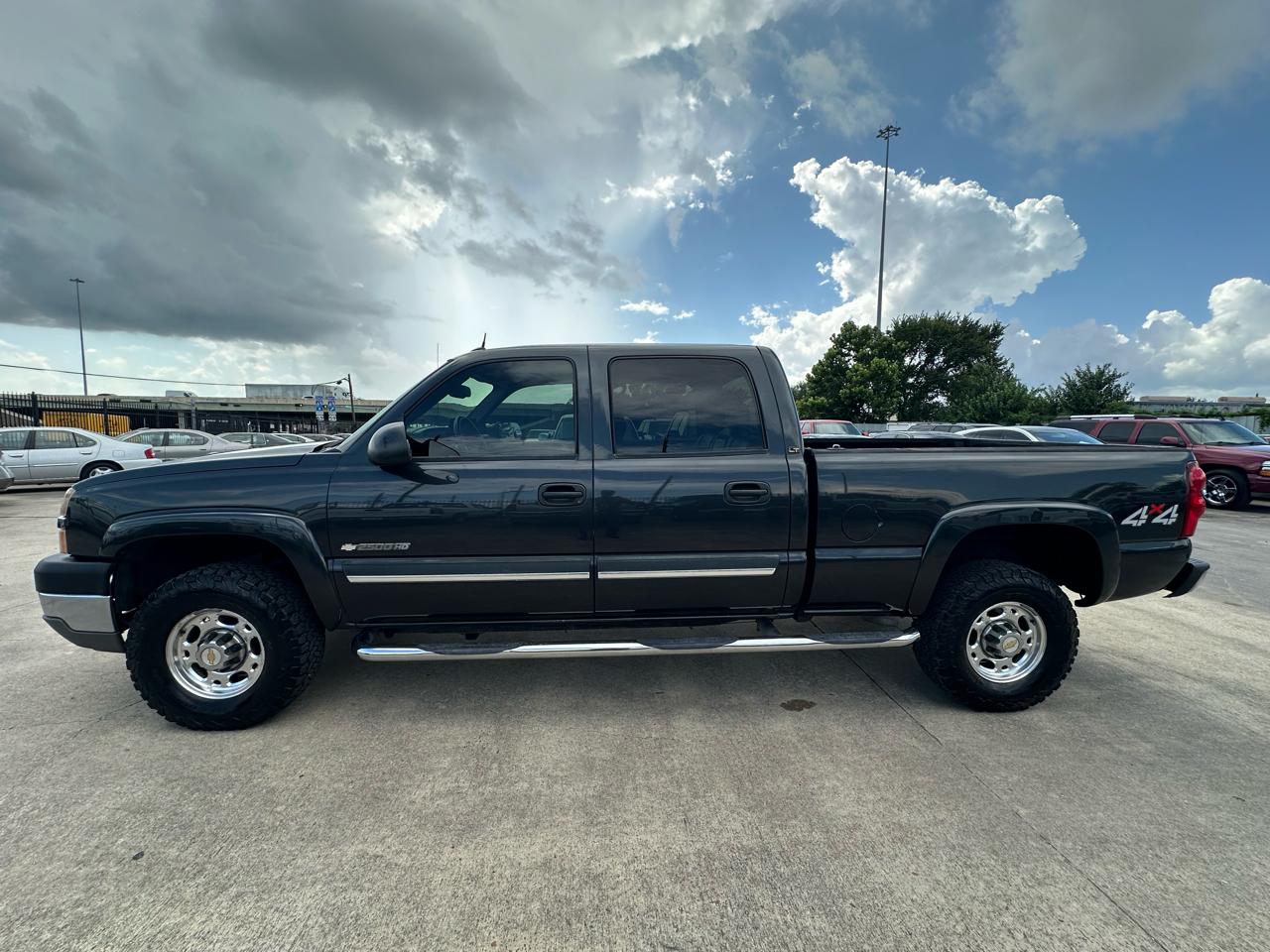 Chevrolet Silverado 2500HD LT Crew Cab Long Bed 4WD 2004