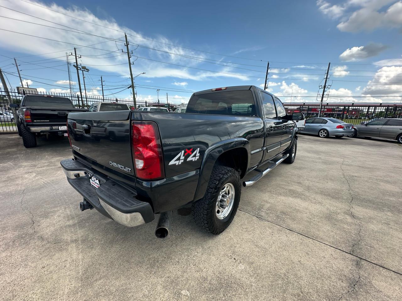Chevrolet Silverado 2500HD LT Crew Cab Long Bed 4WD 2004