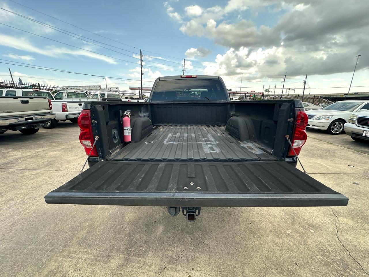 Chevrolet Silverado 2500HD LT Crew Cab Long Bed 4WD 2004