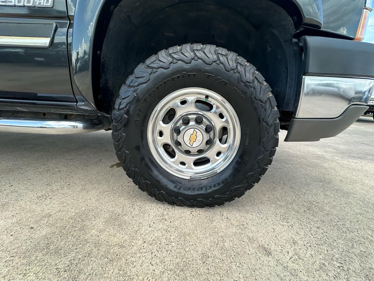 Chevrolet Silverado 2500HD LT Crew Cab Long Bed 4WD 2004