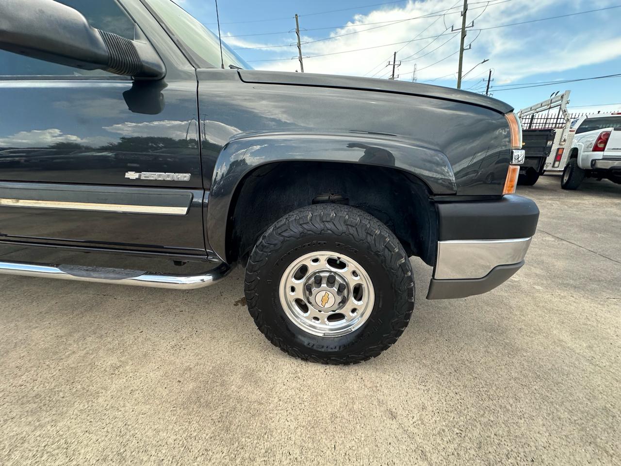Chevrolet Silverado 2500HD LT Crew Cab Long Bed 4WD 2004