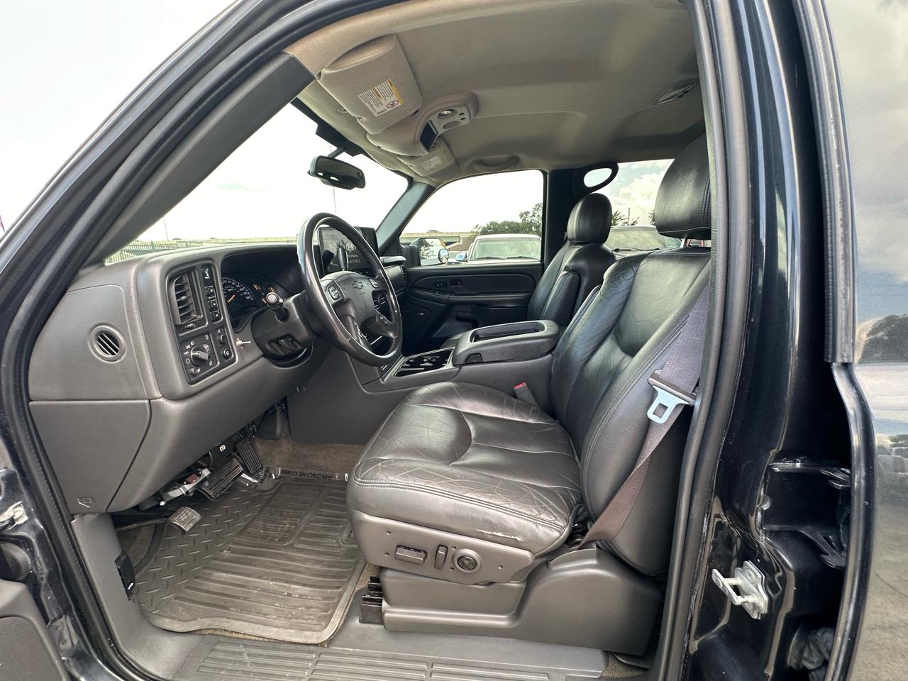 Chevrolet Silverado 2500HD LT Crew Cab Long Bed 4WD 2004