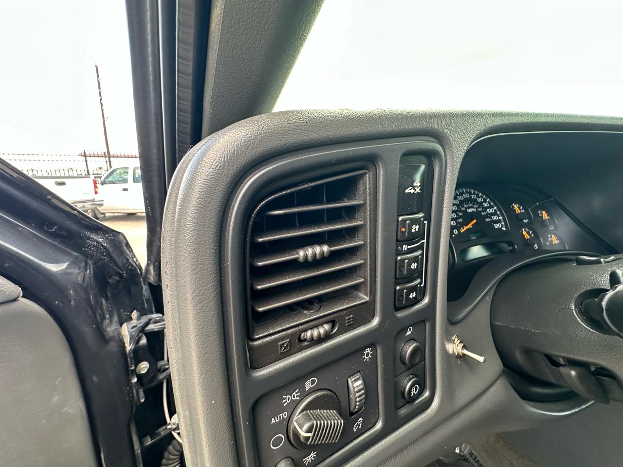 Chevrolet Silverado 2500HD LT Crew Cab Long Bed 4WD 2004