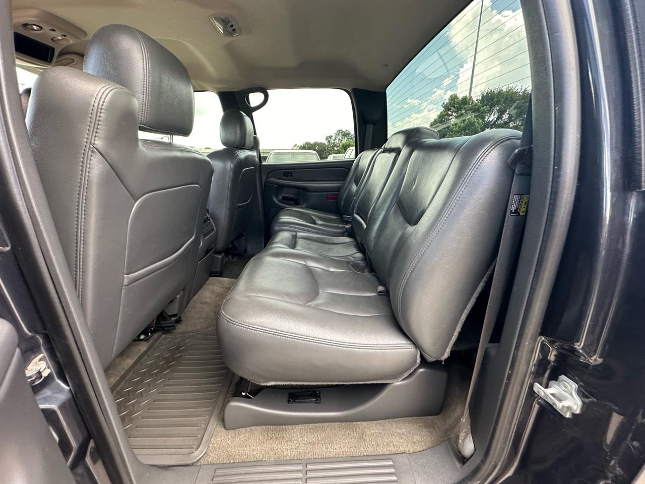 Chevrolet Silverado 2500HD LT Crew Cab Long Bed 4WD 2004