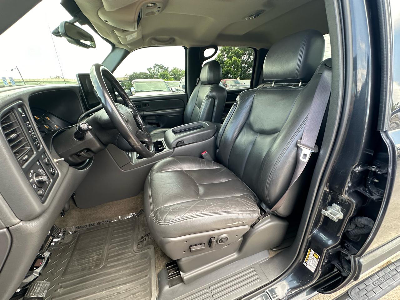 Chevrolet Silverado 2500HD LT Crew Cab Long Bed 4WD 2004