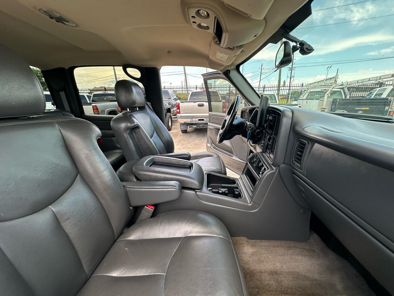 Chevrolet Silverado 2500HD LT Crew Cab Long Bed 4WD 2004