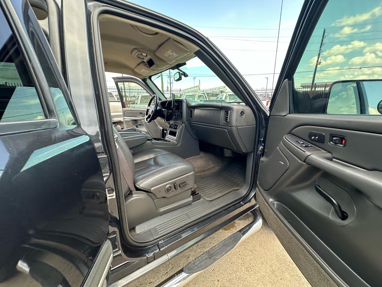Chevrolet Silverado 2500HD LT Crew Cab Long Bed 4WD 2004