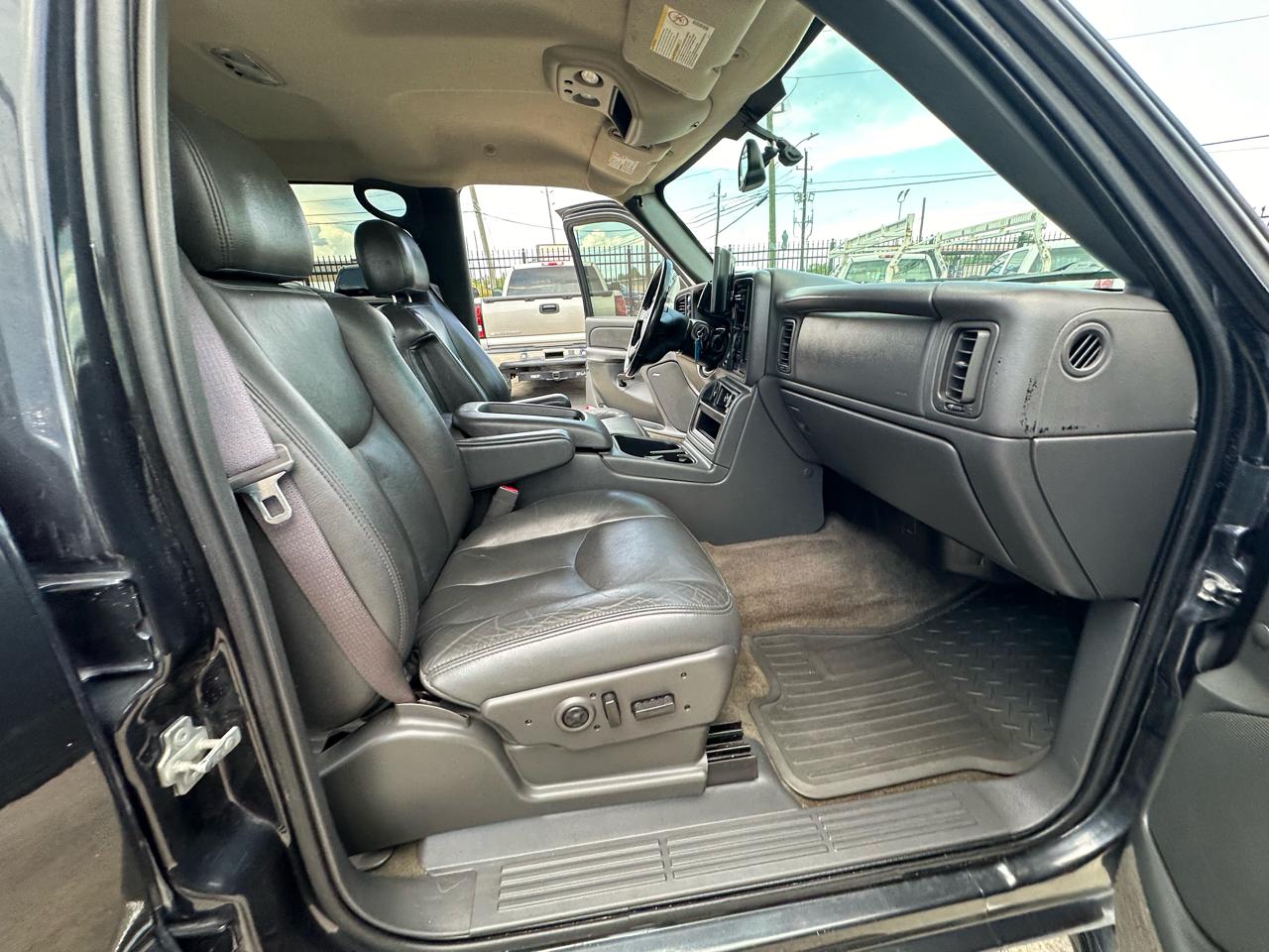 Chevrolet Silverado 2500HD LT Crew Cab Long Bed 4WD 2004