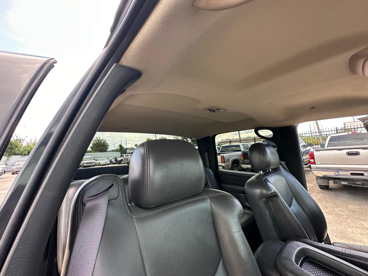 Chevrolet Silverado 2500HD LT Crew Cab Long Bed 4WD 2004