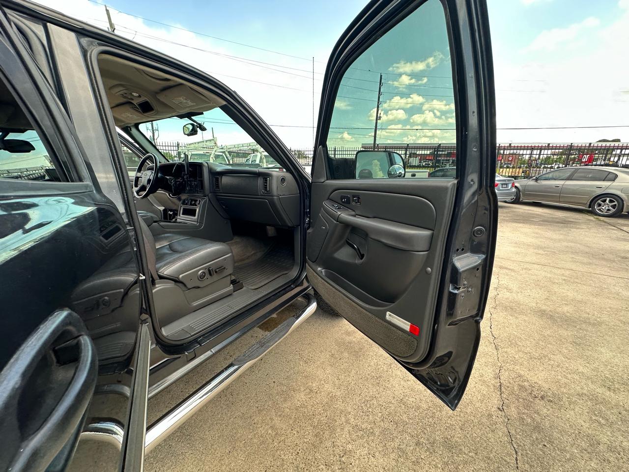 Chevrolet Silverado 2500HD LT Crew Cab Long Bed 4WD 2004