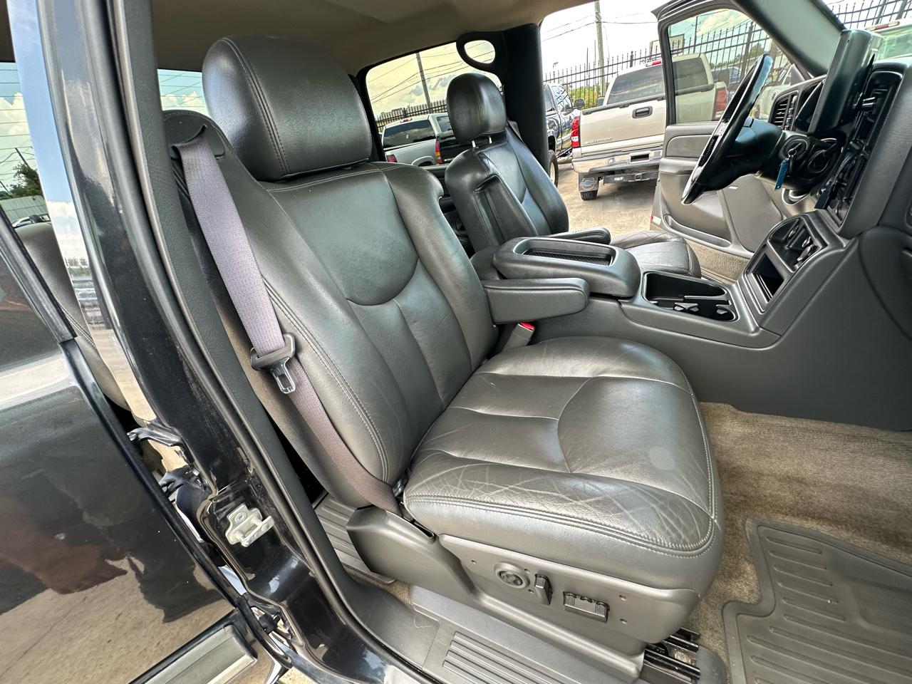 Chevrolet Silverado 2500HD LT Crew Cab Long Bed 4WD 2004