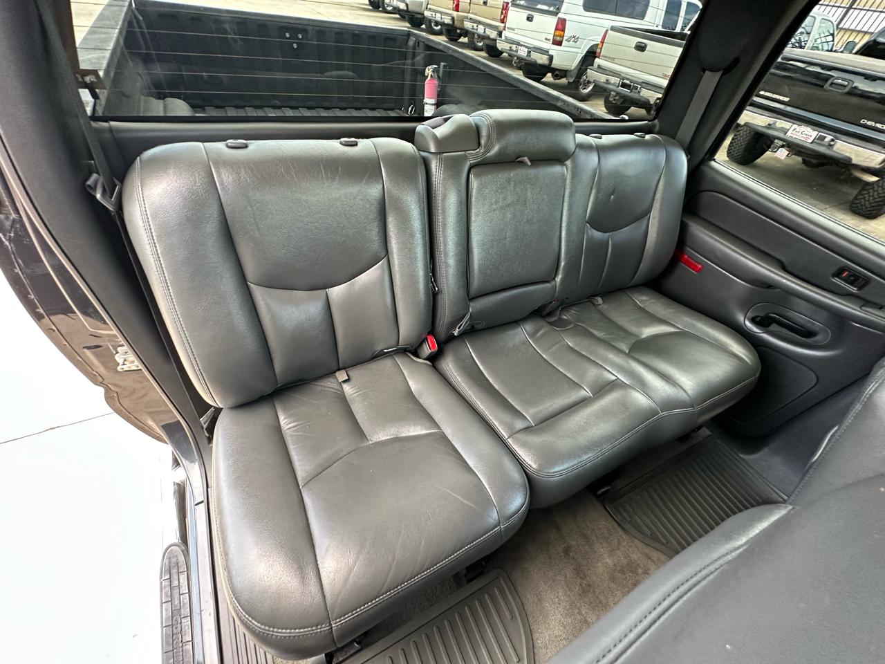 Chevrolet Silverado 2500HD LT Crew Cab Long Bed 4WD 2004