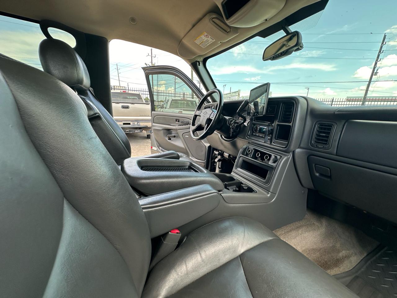 Chevrolet Silverado 2500HD LT Crew Cab Long Bed 4WD 2004