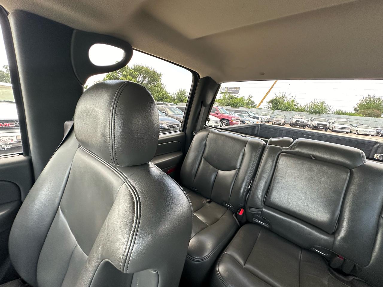 Chevrolet Silverado 2500HD LT Crew Cab Long Bed 4WD 2004