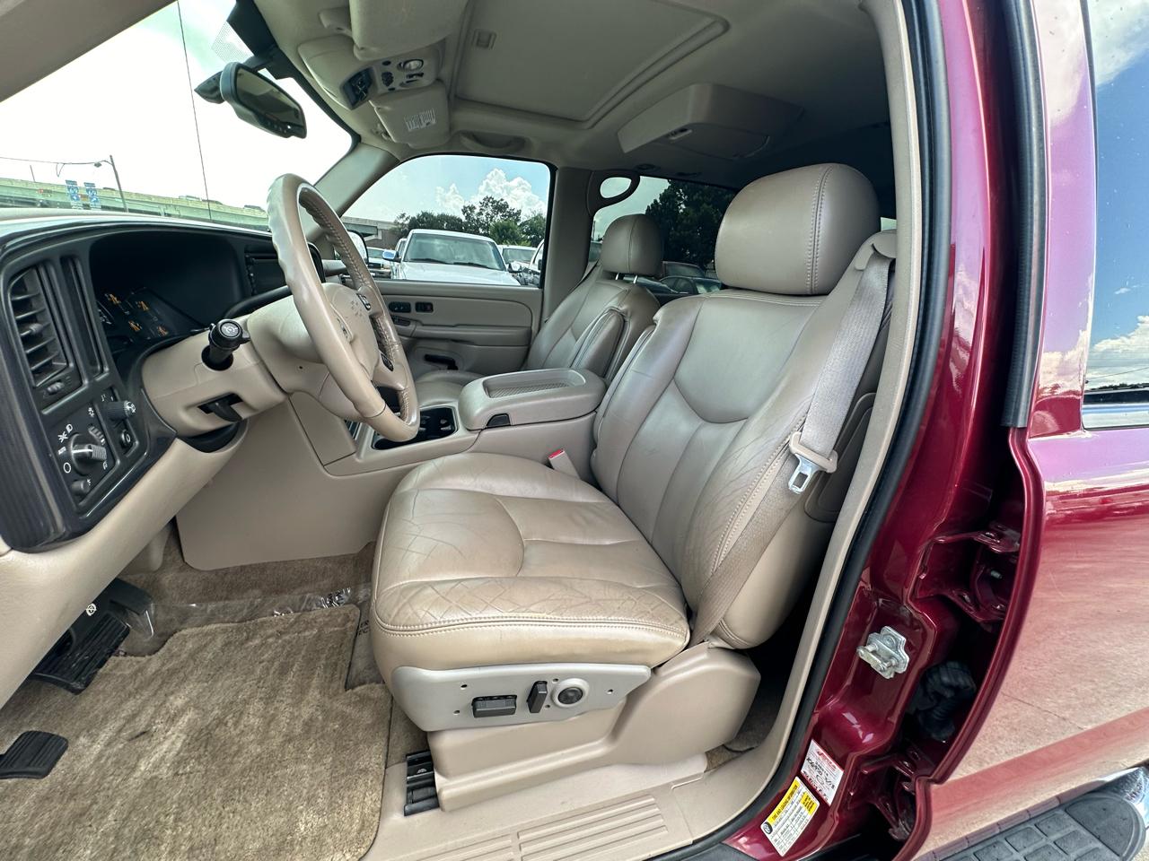 Chevrolet Suburban 1500 LTZ 4D SUV 4WD 2006