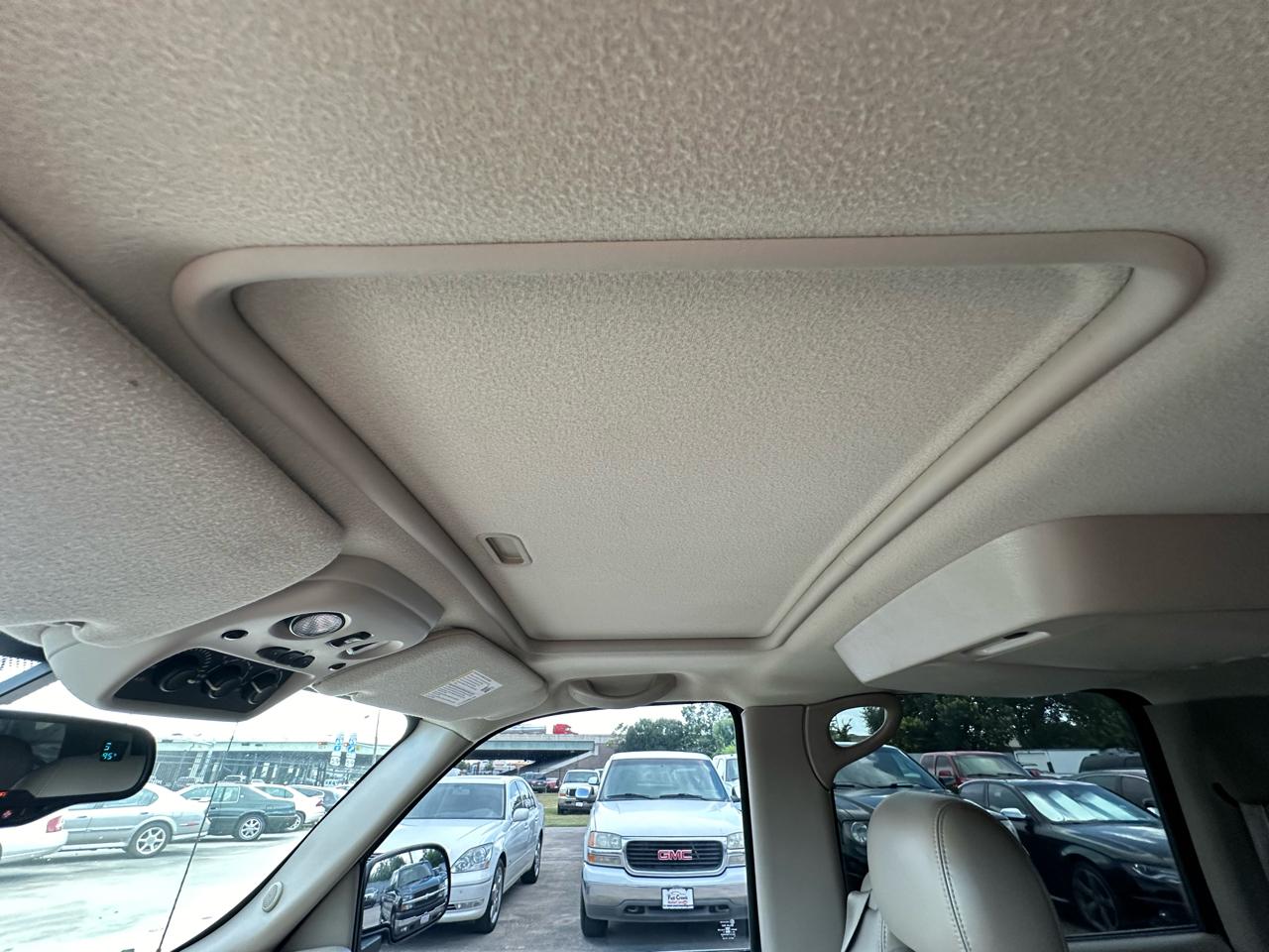 Chevrolet Suburban 1500 LTZ 4D SUV 4WD 2006