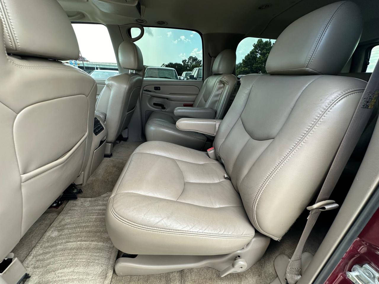 Chevrolet Suburban 1500 LTZ 4D SUV 4WD 2006