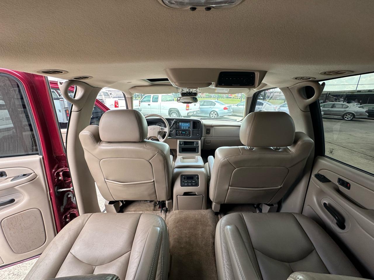 Chevrolet Suburban 1500 LTZ 4D SUV 4WD 2006