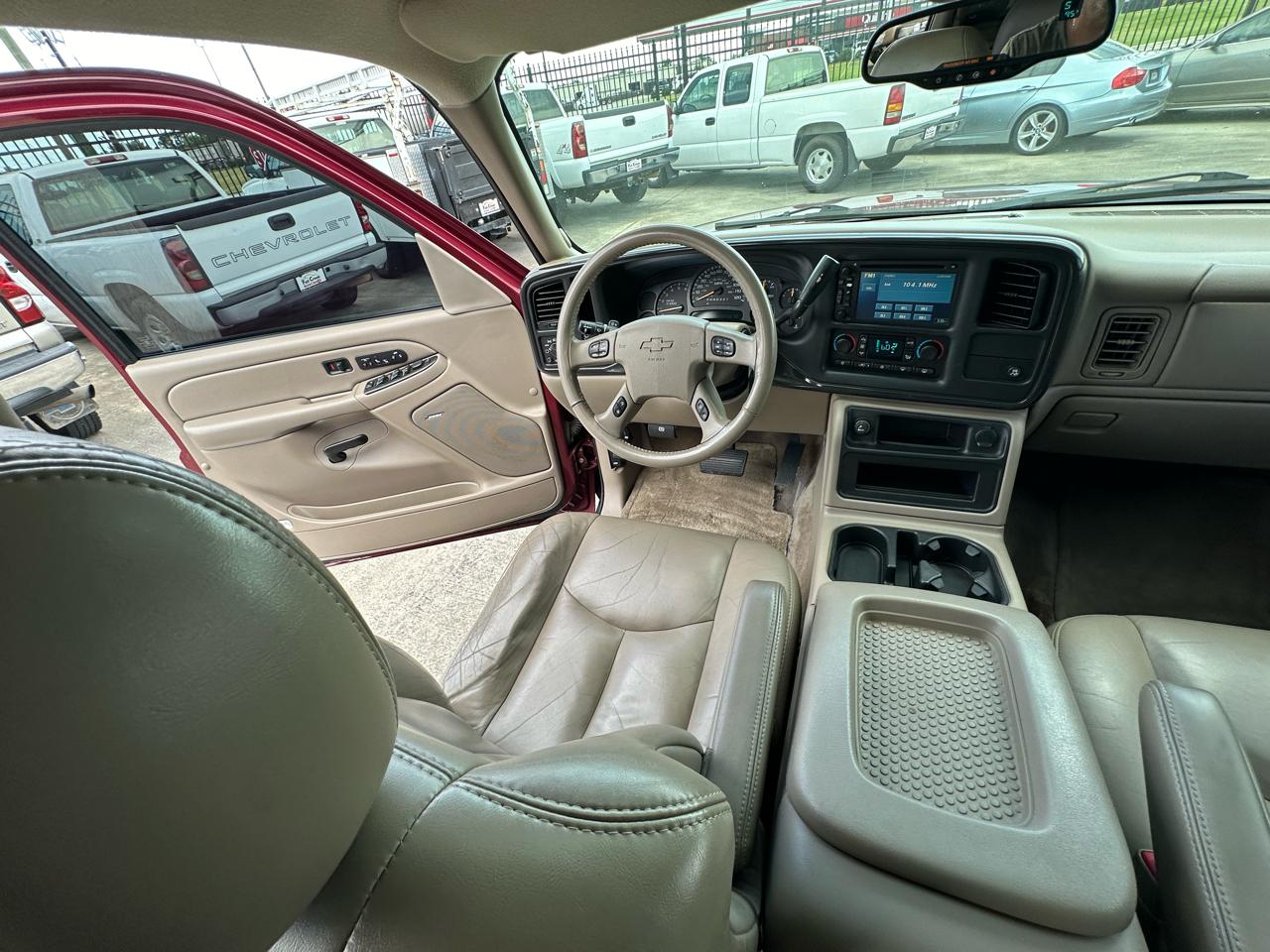 Chevrolet Suburban 1500 LTZ 4D SUV 4WD 2006
