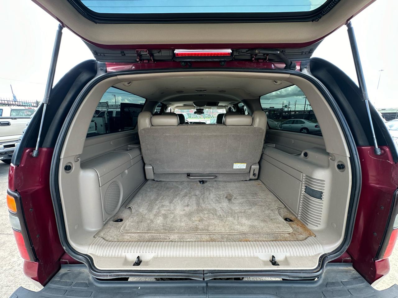 Chevrolet Suburban 1500 LTZ 4D SUV 4WD 2006