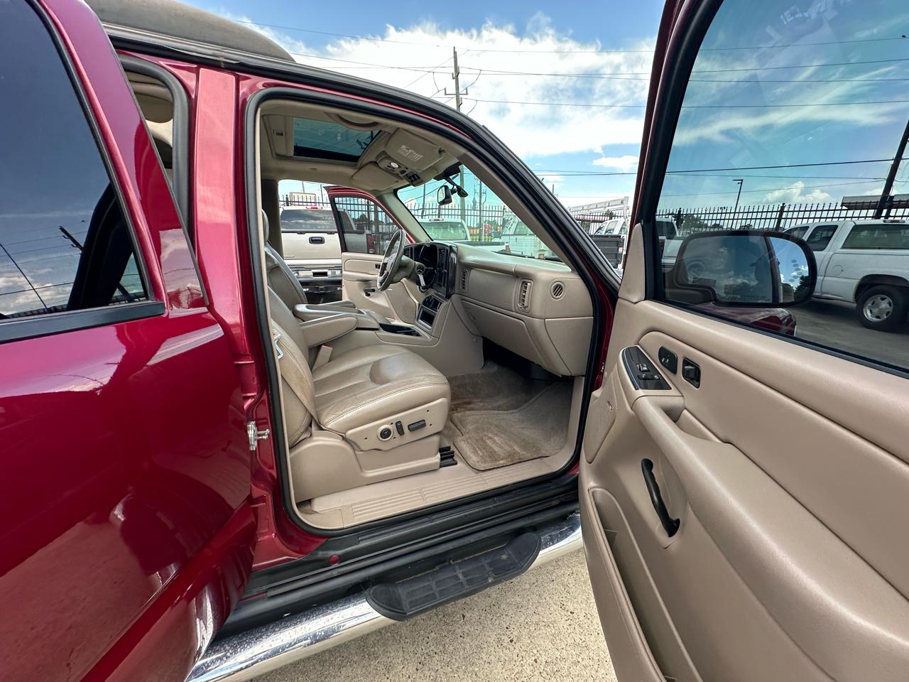 Chevrolet Suburban 1500 LTZ 4D SUV 4WD 2006