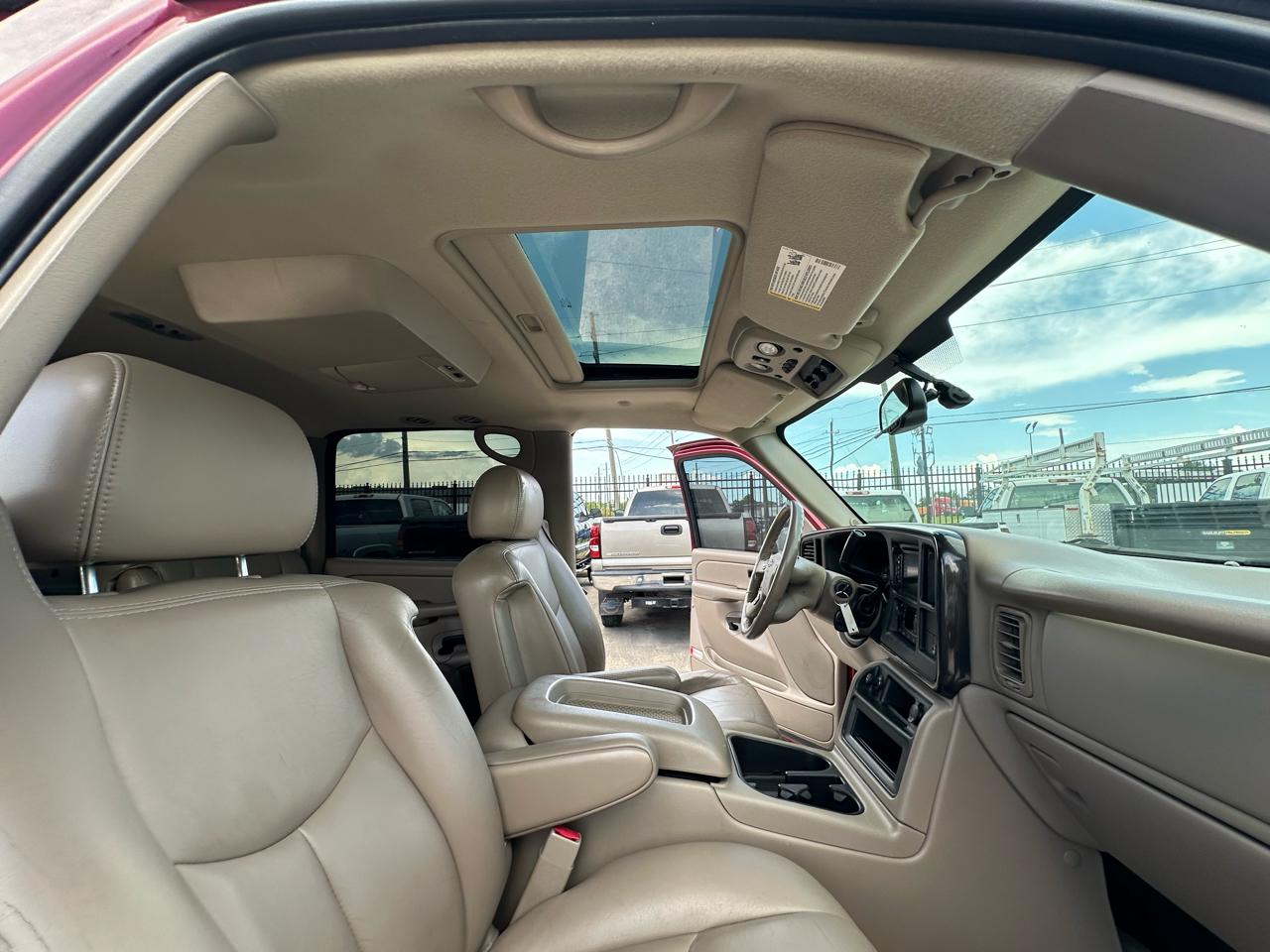 Chevrolet Suburban 1500 LTZ 4D SUV 4WD 2006