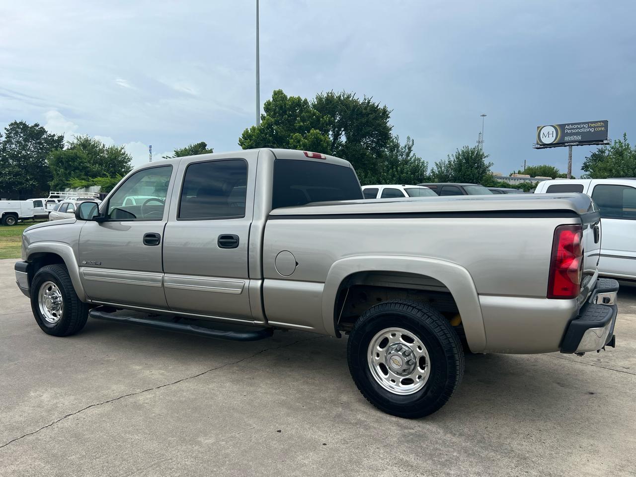 Chevrolet Silverado 1500HD HD LS Crew Cab 2WD 2003