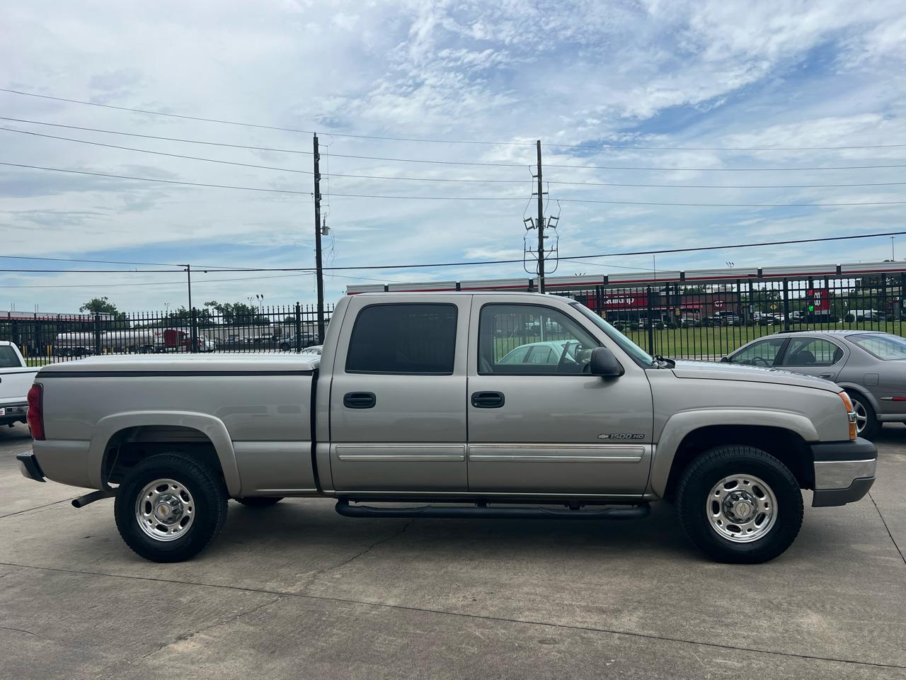 Chevrolet Silverado 1500HD HD LS Crew Cab 2WD 2003