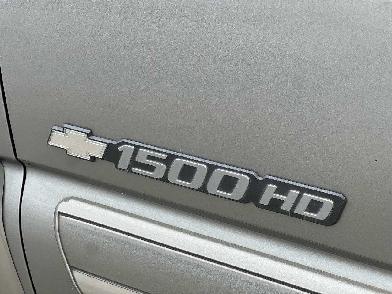 Chevrolet Silverado 1500HD HD LS Crew Cab 2WD 2003