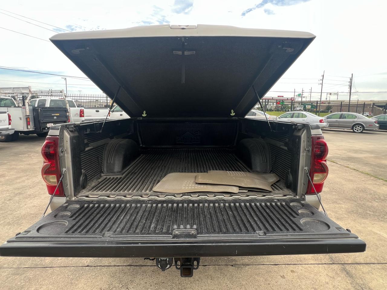 Chevrolet Silverado 1500HD HD LS Crew Cab 2WD 2003