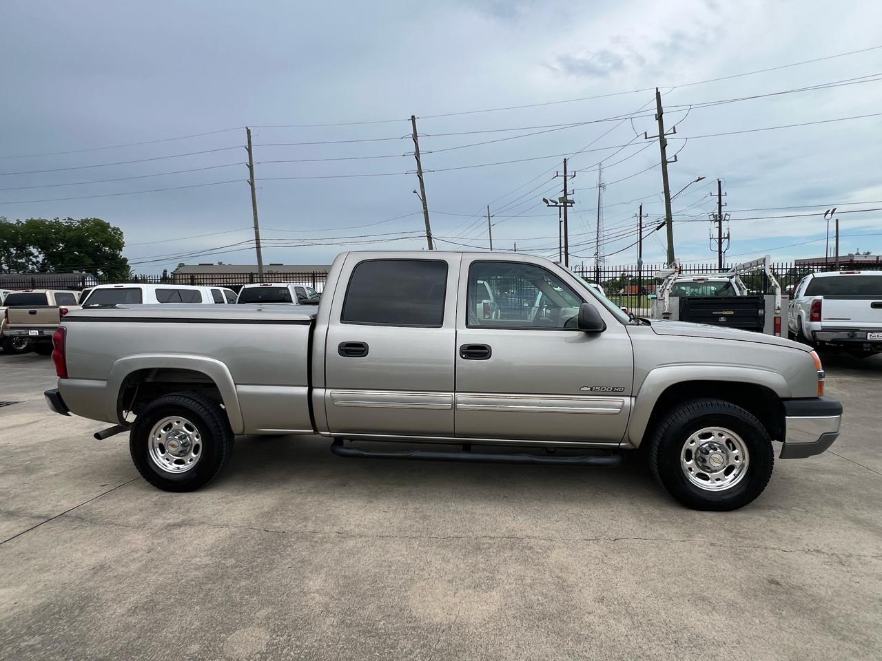 Chevrolet Silverado 1500HD HD LS Crew Cab 2WD 2003