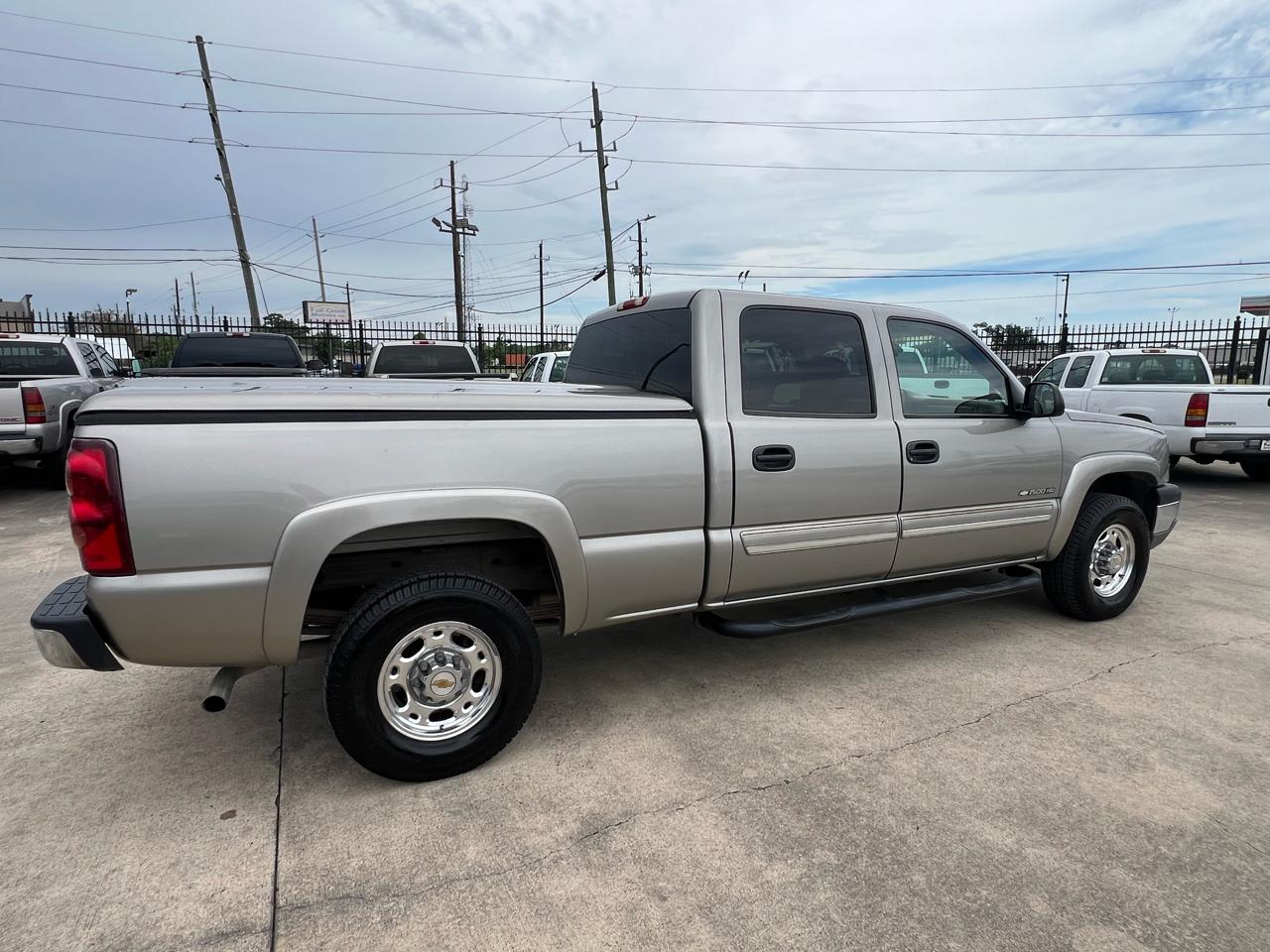 Chevrolet Silverado 1500HD HD LS Crew Cab 2WD 2003