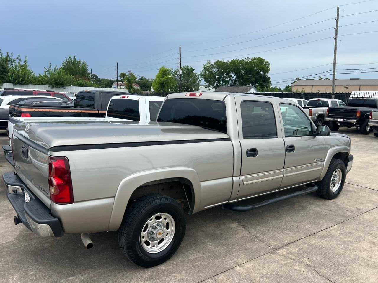 Chevrolet Silverado 1500HD HD LS Crew Cab 2WD 2003