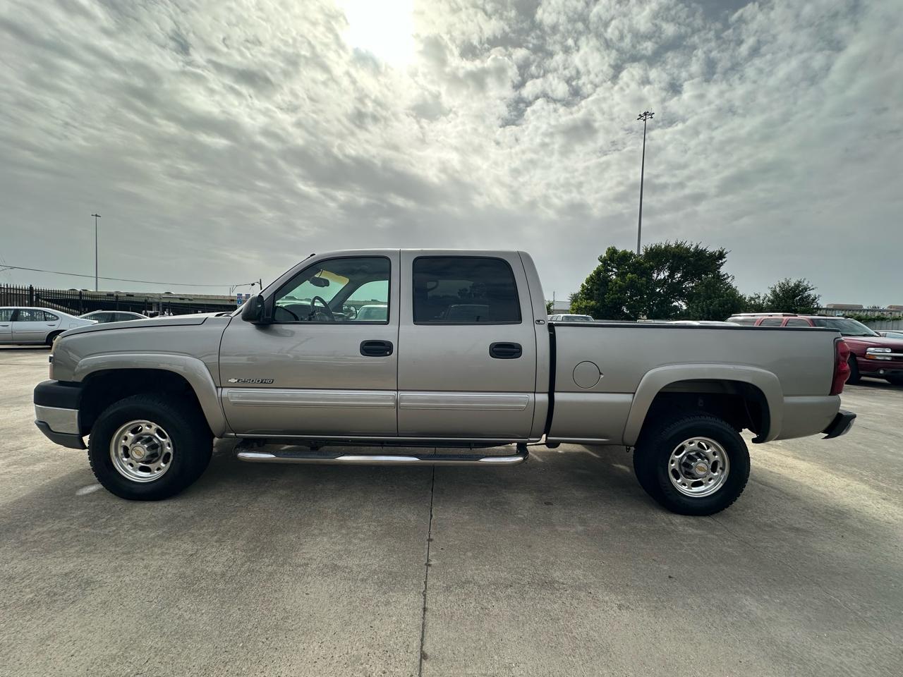 Chevrolet Silverado 2500HD LS Crew Cab Short Bed 2WD 2003