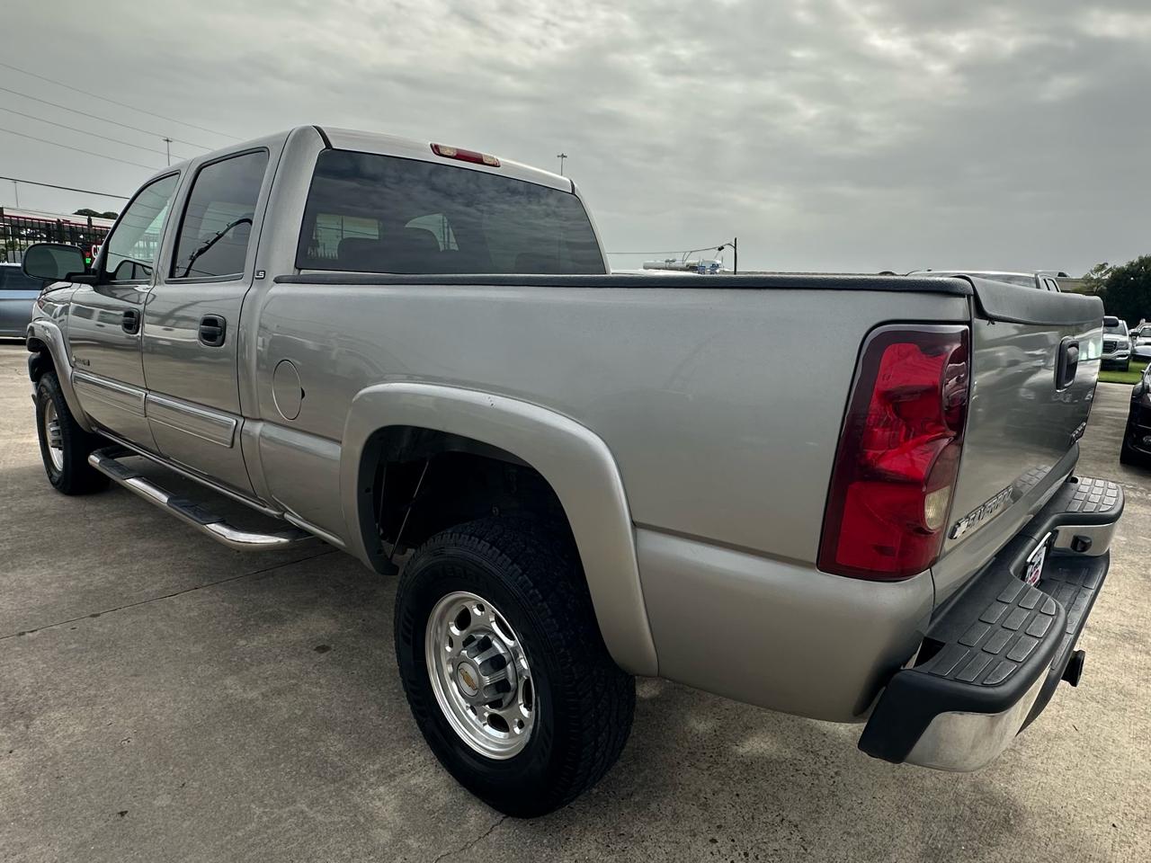 Chevrolet Silverado 2500HD LS Crew Cab Short Bed 2WD 2003